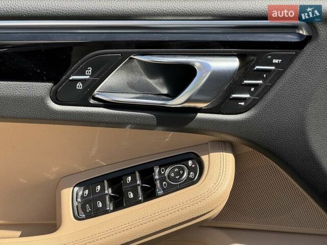 Порше Масан, объемом двигателя 1.98 л и пробегом 45 тыс. км за 44600 $, фото 56 на Automoto.ua