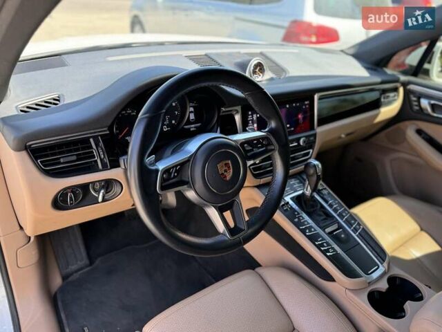 Порше Масан, объемом двигателя 1.98 л и пробегом 45 тыс. км за 44600 $, фото 13 на Automoto.ua