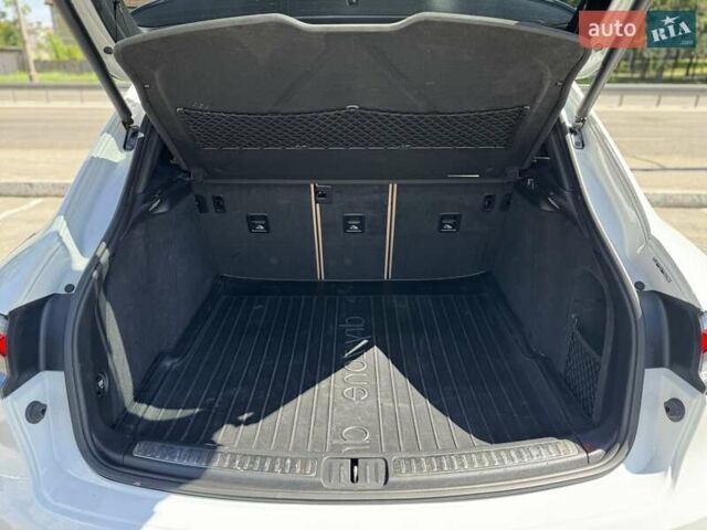 Порше Масан, объемом двигателя 1.98 л и пробегом 45 тыс. км за 44600 $, фото 59 на Automoto.ua