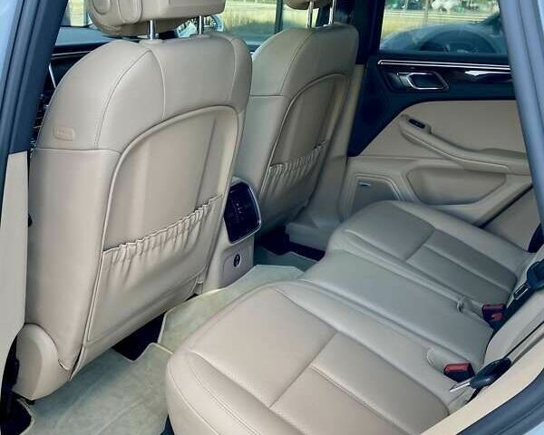 Порше Масан, объемом двигателя 2 л и пробегом 12 тыс. км за 49999 $, фото 28 на Automoto.ua