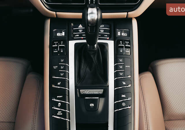 Порше Масан, объемом двигателя 3 л и пробегом 45 тыс. км за 62500 $, фото 27 на Automoto.ua