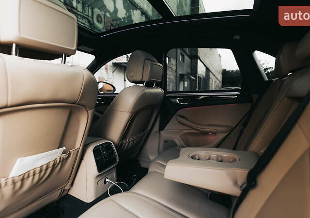 Порше Масан, объемом двигателя 3 л и пробегом 45 тыс. км за 62500 $, фото 37 на Automoto.ua