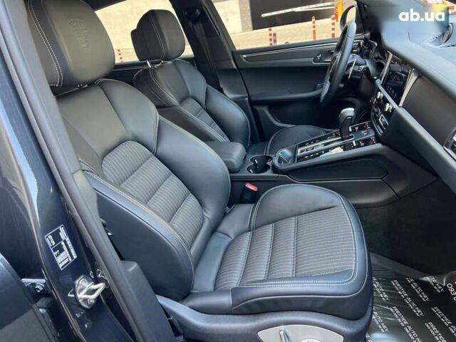 Порше Масан, объемом двигателя 2 л и пробегом 24 тыс. км за 69000 $, фото 25 на Automoto.ua