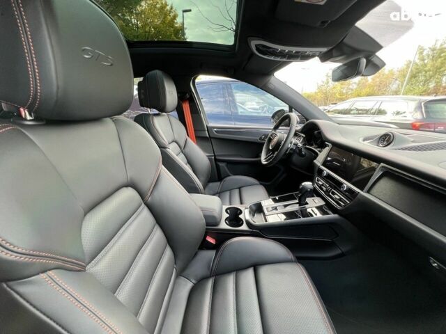 Порше Масан, объемом двигателя 3 л и пробегом 1 тыс. км за 117592 $, фото 5 на Automoto.ua