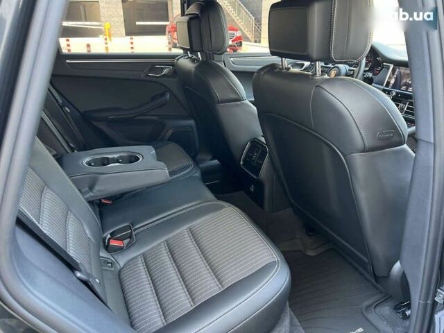 Порше Масан, объемом двигателя 2 л и пробегом 24 тыс. км за 69000 $, фото 29 на Automoto.ua