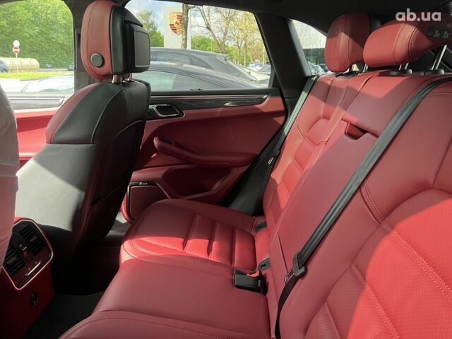 Порше Масан, объемом двигателя 2.89 л и пробегом 0 тыс. км за 135415 $, фото 4 на Automoto.ua
