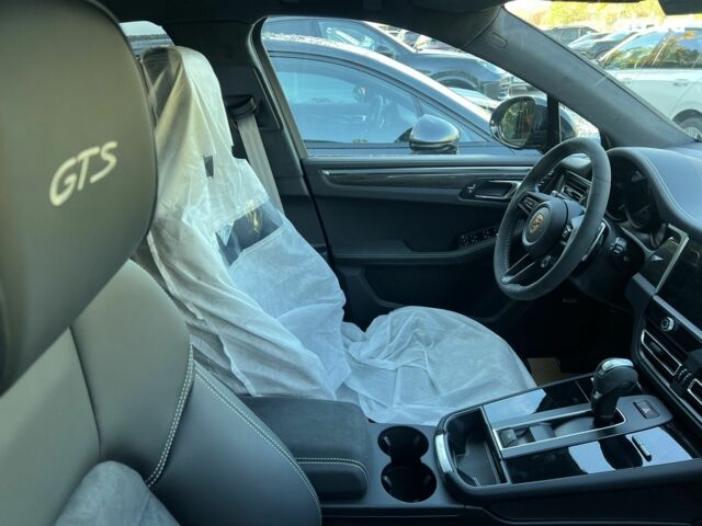 Порше Масан, объемом двигателя 3 л и пробегом 0 тыс. км за 130199 $, фото 9 на Automoto.ua