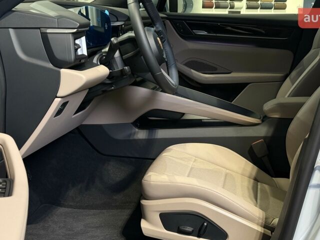 Порше Масан, объемом двигателя 0 л и пробегом 0 тыс. км за 94694 $, фото 6 на Automoto.ua