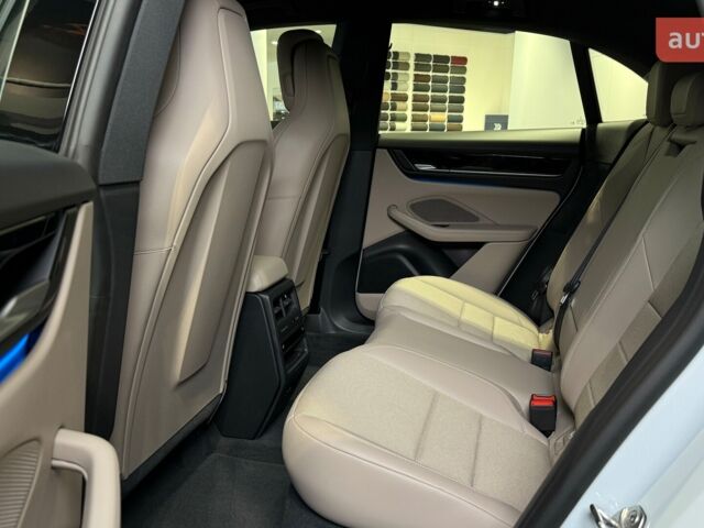 Порше Масан, объемом двигателя 0 л и пробегом 0 тыс. км за 94694 $, фото 8 на Automoto.ua