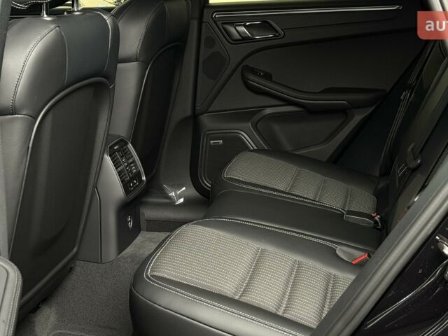 Порше Масан, объемом двигателя 1.98 л и пробегом 0 тыс. км за 82562 $, фото 11 на Automoto.ua