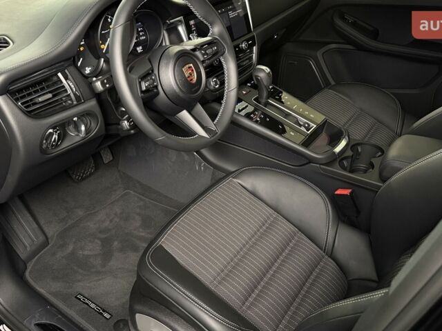 Порше Масан, объемом двигателя 1.98 л и пробегом 0 тыс. км за 82562 $, фото 8 на Automoto.ua