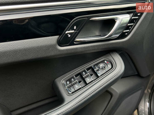 Сірий Порше Масан, об'ємом двигуна 3 л та пробігом 159 тис. км за 21200 $, фото 26 на Automoto.ua