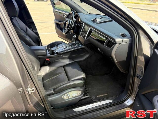 Серый Порше Масан, объемом двигателя 3 л и пробегом 185 тыс. км за 23500 $, фото 5 на Automoto.ua