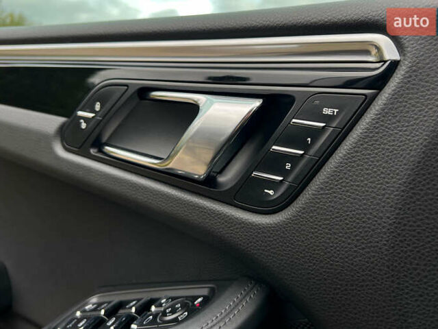 Сірий Порше Масан, об'ємом двигуна 3 л та пробігом 159 тис. км за 21200 $, фото 25 на Automoto.ua