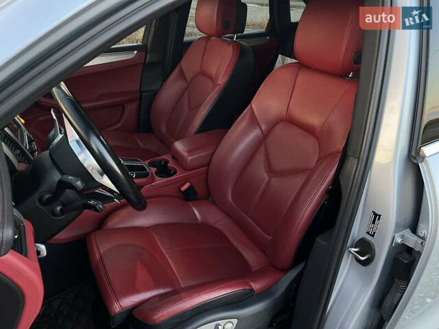 Порше Масан 2015 у Києві на Automoto.ua Сірий Порше Масан, об'ємом двигуна 3 л та пробігом 113 тис. км за 24500 $, фото 6 на Automoto.ua
