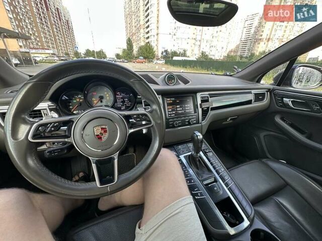 Серый Порше Масан, объемом двигателя 3 л и пробегом 102 тыс. км за 21900 $, фото 2 на Automoto.ua