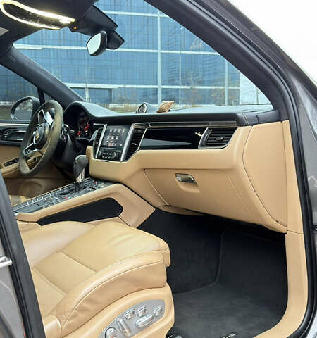 Серый Порше Масан, объемом двигателя 2.89 л и пробегом 106 тыс. км за 30500 $, фото 19 на Automoto.ua