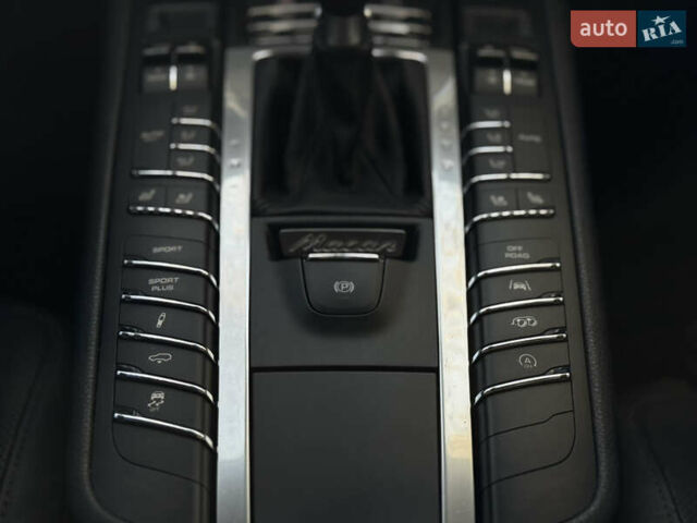 Порше Масан 2016 в Киеве на Automoto.ua Серый Порше Масан, объемом двигателя 3 л и пробегом 111 тыс. км за 32000 $, фото 18 на Automoto.ua