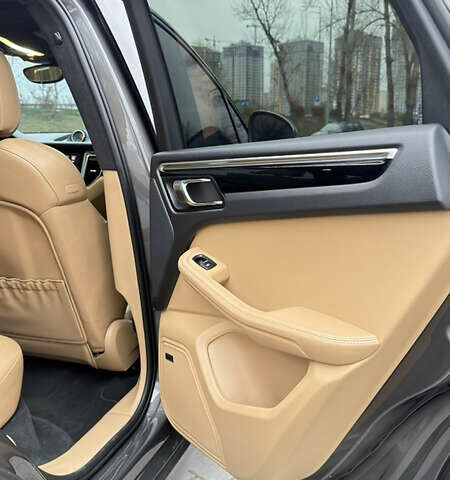 Серый Порше Масан, объемом двигателя 2.89 л и пробегом 106 тыс. км за 30500 $, фото 23 на Automoto.ua