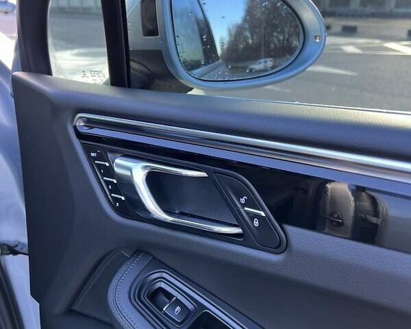 Серый Порше Масан, объемом двигателя 3 л и пробегом 100 тыс. км за 29800 $, фото 46 на Automoto.ua