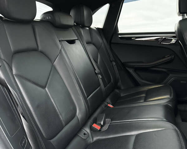 Сірий Порше Масан, об'ємом двигуна 3 л та пробігом 120 тис. км за 27999 $, фото 17 на Automoto.ua