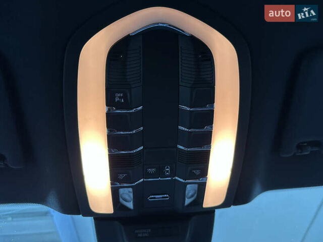 Серый Порше Масан, объемом двигателя 3 л и пробегом 177 тыс. км за 38000 $, фото 69 на Automoto.ua