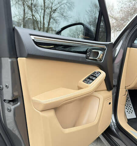 Серый Порше Масан, объемом двигателя 2.89 л и пробегом 106 тыс. км за 30500 $, фото 17 на Automoto.ua