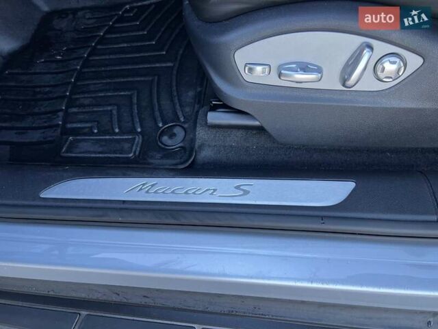 Серый Порше Масан, объемом двигателя 3 л и пробегом 100 тыс. км за 29800 $, фото 32 на Automoto.ua