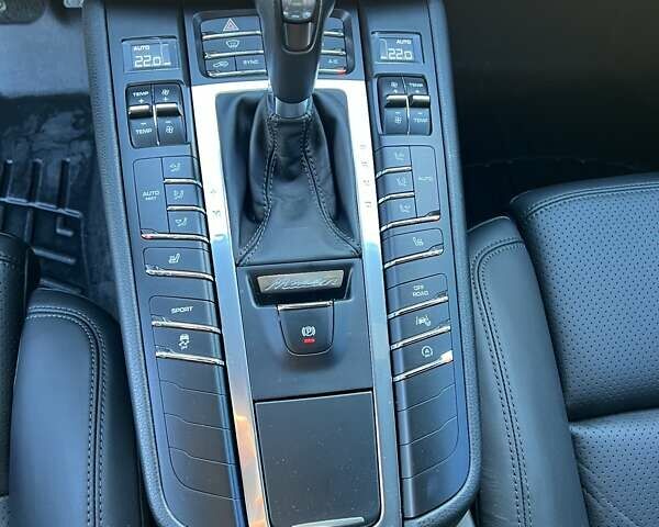 Серый Порше Масан, объемом двигателя 3 л и пробегом 100 тыс. км за 29800 $, фото 37 на Automoto.ua