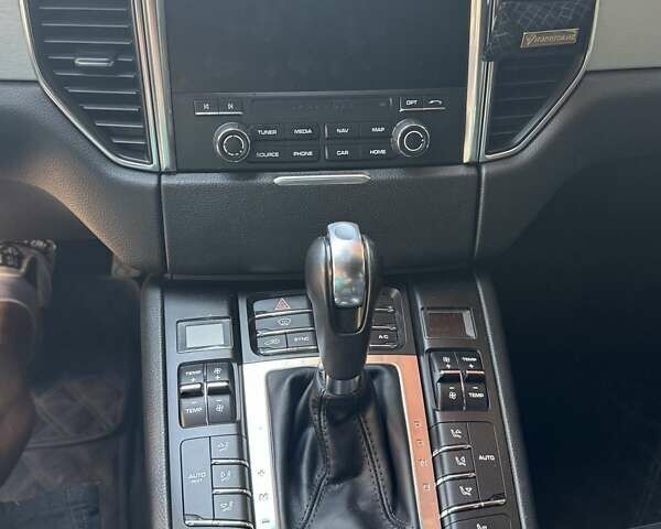 Серый Порше Масан, объемом двигателя 3 л и пробегом 130 тыс. км за 48000 $, фото 6 на Automoto.ua