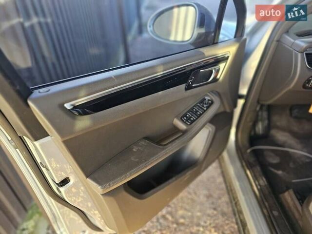 Сірий Порше Масан, об'ємом двигуна 2 л та пробігом 242 тис. км за 12200 $, фото 12 на Automoto.ua