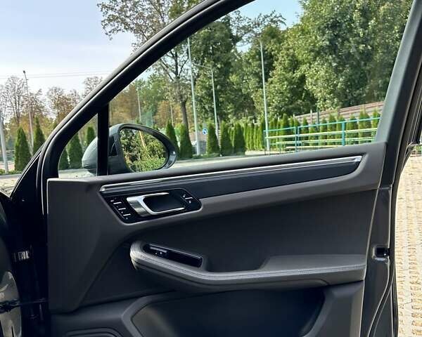 Серый Порше Масан, объемом двигателя 1.98 л и пробегом 100 тыс. км за 27500 $, фото 19 на Automoto.ua