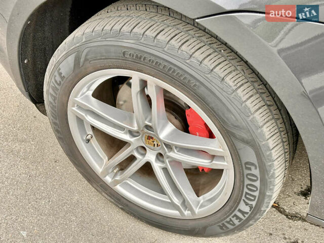 Серый Порше Масан, объемом двигателя 2 л и пробегом 76 тыс. км за 31500 $, фото 41 на Automoto.ua