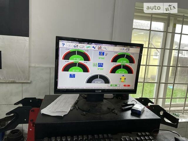 Сірий Порше Масан, об'ємом двигуна 3 л та пробігом 15 тис. км за 49000 $, фото 2 на Automoto.ua