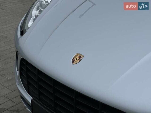 Серый Порше Масан, объемом двигателя 3 л и пробегом 79 тыс. км за 28500 $, фото 3 на Automoto.ua