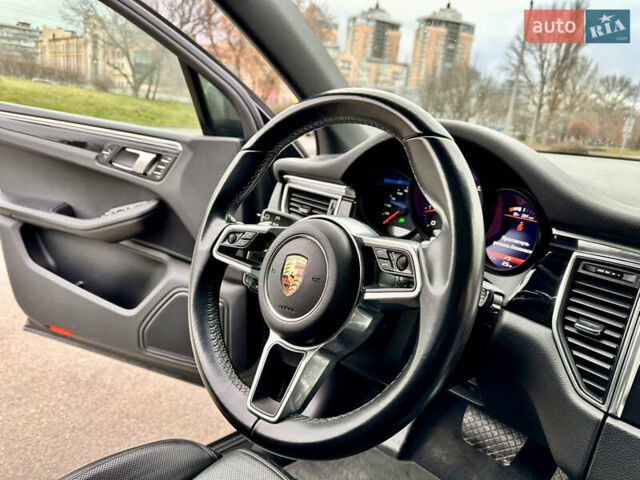 Серый Порше Масан, объемом двигателя 2 л и пробегом 76 тыс. км за 31500 $, фото 22 на Automoto.ua