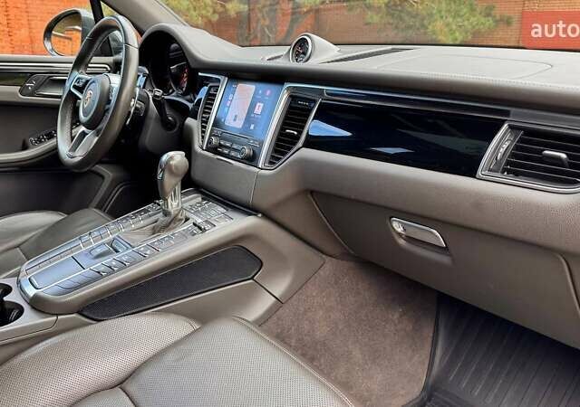Порше Масан 2017 в Днепре (Днепропетровске) на Automoto.ua Серый Порше Масан, объемом двигателя 3 л и пробегом 83 тыс. км за 34000 $, фото 5 на Automoto.ua