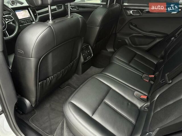 Серый Порше Масан, объемом двигателя 3 л и пробегом 79 тыс. км за 28500 $, фото 21 на Automoto.ua