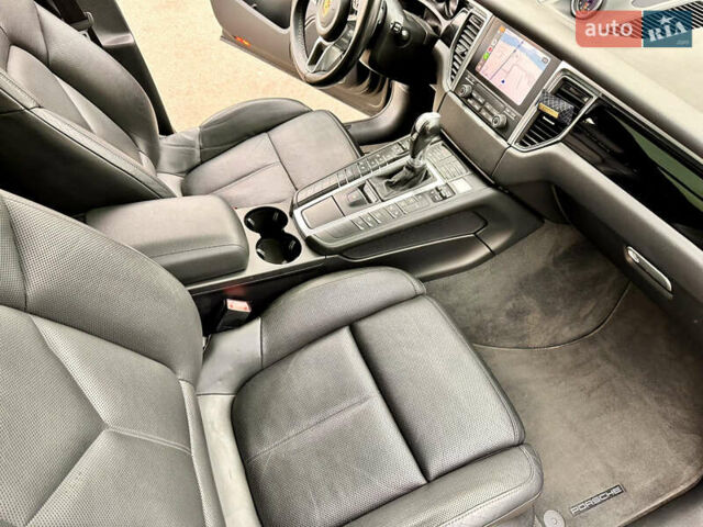 Серый Порше Масан, объемом двигателя 2 л и пробегом 76 тыс. км за 31500 $, фото 19 на Automoto.ua
