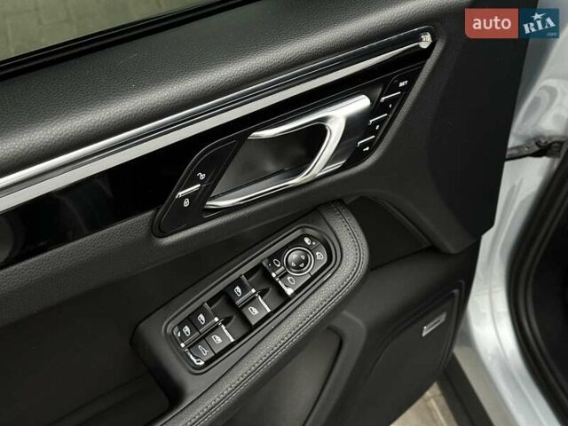 Серый Порше Масан, объемом двигателя 3 л и пробегом 79 тыс. км за 28500 $, фото 35 на Automoto.ua