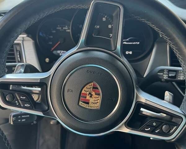 Серый Порше Масан, объемом двигателя 3 л и пробегом 130 тыс. км за 48000 $, фото 5 на Automoto.ua