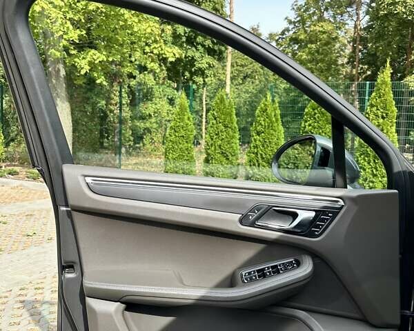 Серый Порше Масан, объемом двигателя 1.98 л и пробегом 100 тыс. км за 27500 $, фото 16 на Automoto.ua