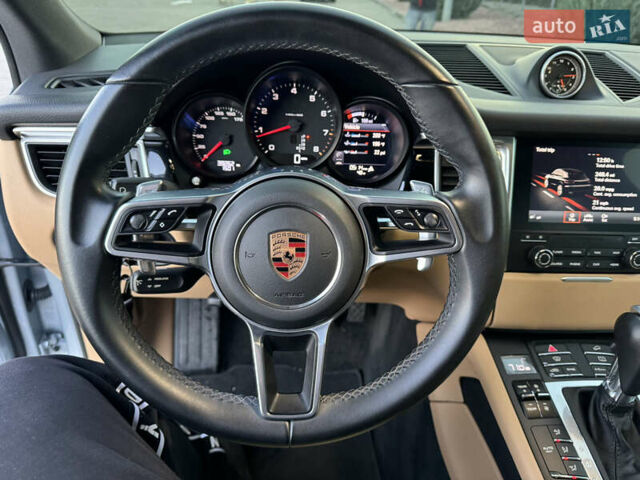 Порше Масан 2017 в Днепре (Днепропетровске) на Automoto.ua Серый Порше Масан, объемом двигателя 1.98 л и пробегом 39 тыс. км за 29900 $, фото 12 на Automoto.ua