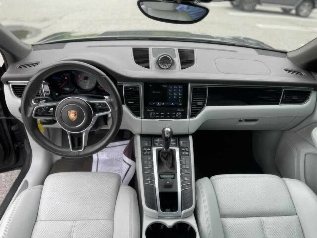 Порше Масан 2018 у Києві на Automoto.ua Сірий Порше Масан, об'ємом двигуна 3 л та пробігом 40 тис. км за 9500 $, фото 12 на Automoto.ua