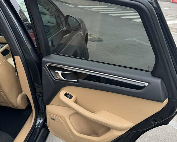Сірий Порше Масан, об'ємом двигуна 1.98 л та пробігом 85 тис. км за 28500 $, фото 26 на Automoto.ua