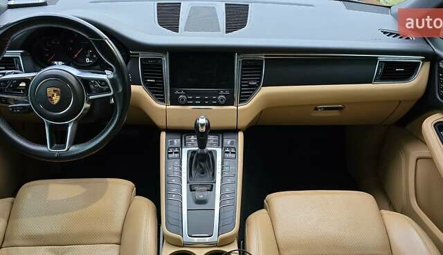 Серый Порше Масан, объемом двигателя 1.98 л и пробегом 82 тыс. км за 39500 $, фото 13 на Automoto.ua