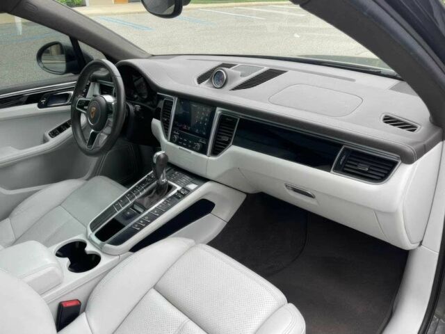 Порше Масан 2018 у Києві на Automoto.ua Сірий Порше Масан, об'ємом двигуна 3 л та пробігом 40 тис. км за 9500 $, фото 11 на Automoto.ua