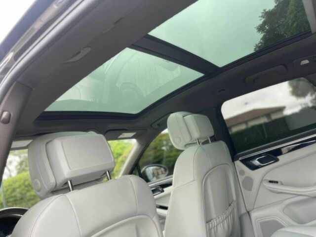 Порше Масан 2018 у Києві на Automoto.ua Сірий Порше Масан, об'ємом двигуна 3 л та пробігом 40 тис. км за 9500 $, фото 14 на Automoto.ua