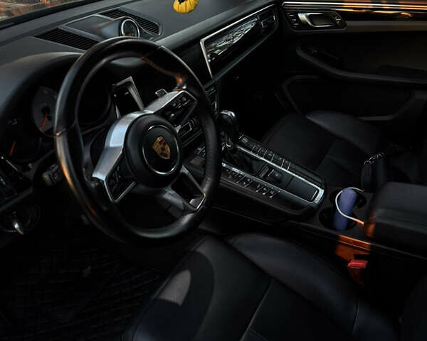 Сірий Порше Масан, об'ємом двигуна 3 л та пробігом 107 тис. км за 48000 $, фото 28 на Automoto.ua