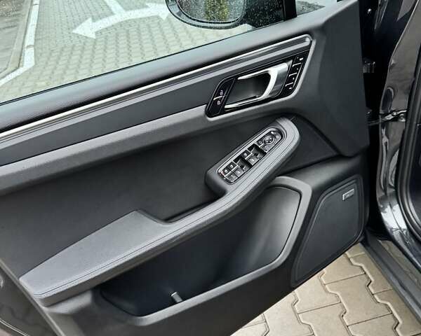 Серый Порше Масан, объемом двигателя 1.98 л и пробегом 48 тыс. км за 44900 $, фото 11 на Automoto.ua